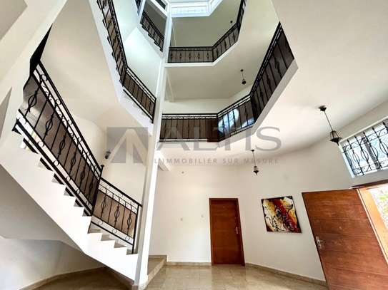 IMMEUBLE À VENDRE AUX ALMADIES image 7