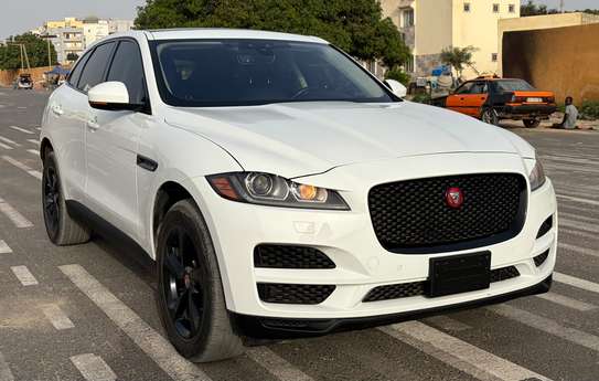 Jaguar F-Pace 2019 SUV image 2