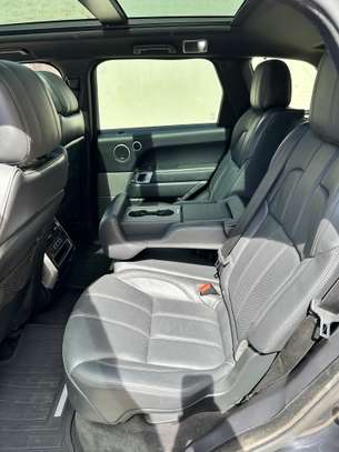 Range Rover sport image 12