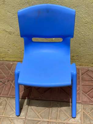 Chaise et tabouret en plastique enfants image 4