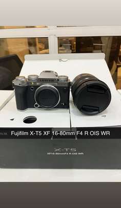 Fujifilm X-T5 16-80mm F4 R OIS WR image 2