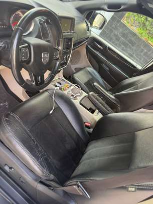 DODGE GRAND CARAVANE 7 places 2017 image 4