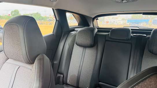 PEUGEOT 3008 2022 image 6