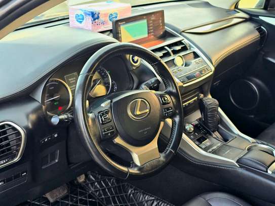 Lexus NX300h 2020 image 5