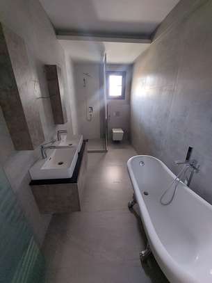 Appartement F5 vue mer, idéalement situé au Virage image 8