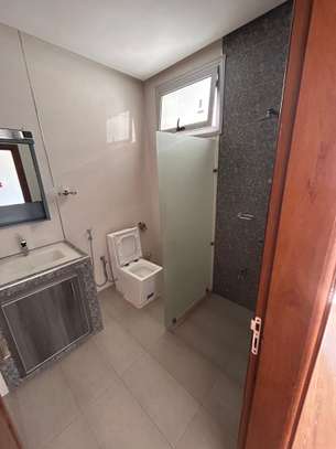 Appartement f4 à louer aux Almadies image 8