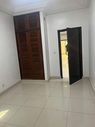 Appartement F4 a louer aux Almadies ( derrière la Gondole ) image 13
