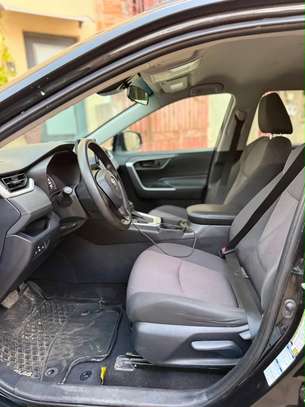 TOYOTA RAV4 LE  Année : 2019 image 8