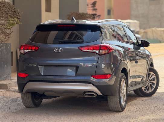 Hyundai tucson image 4