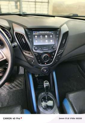 Hyundai veloster image 6