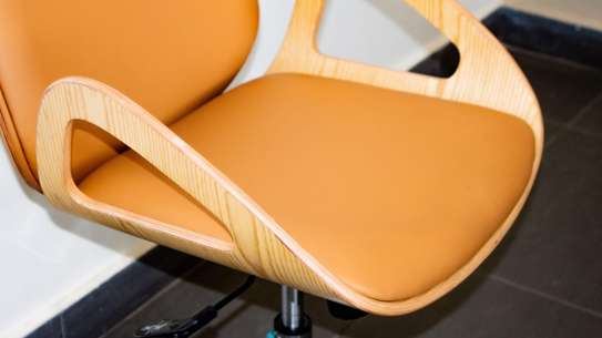 Chaise visiteur en similicuir – Élégance & confort image 6