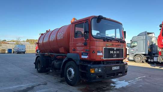 Camion hydrocureur MAN image 3