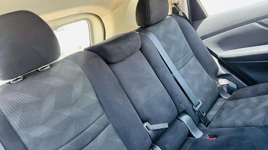 Nissan Rogue SUV noir polyvalent et spacieux image 8