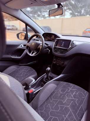 Peugeot 2008 image 6
