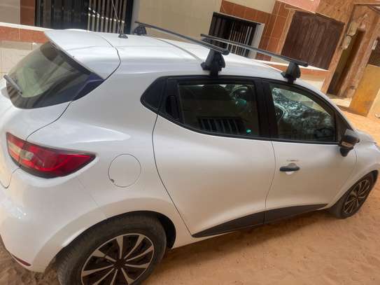 A vendre Renault clio 4 année 2018 image 4
