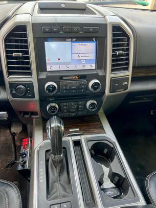 FORD F150 LARIAT image 8