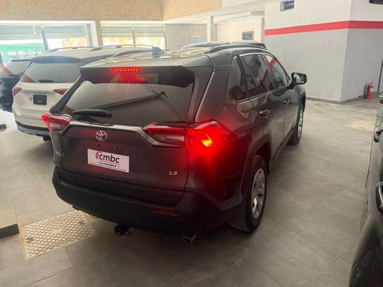 Toyota RAV4 2020 image 6