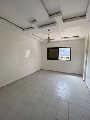 Magnifique appartement de type F3 à louer à Ouakam image 7