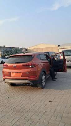 Hyundai Tucson 2017 image 2