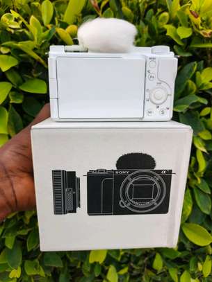 Sony ZV E-10 mark II venant image 3