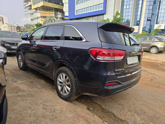 kia sorento image 5