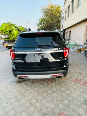 Ford Explorer Limited 2017 image 11