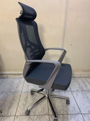 Chaise et fauteuil de bureau image 7