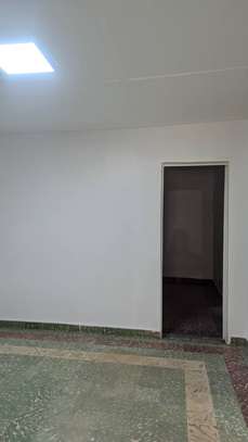 Villa basse de 1000 m² à louer à Dieupeul 1 image 11