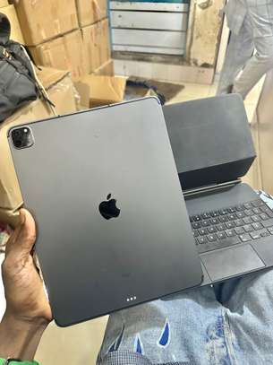 iPad Pro 2021 12,9 avec clavier 256GB image 3