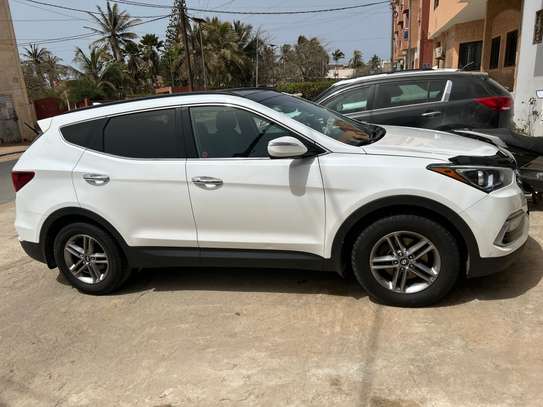 Hyundai santafe 2017 image 3