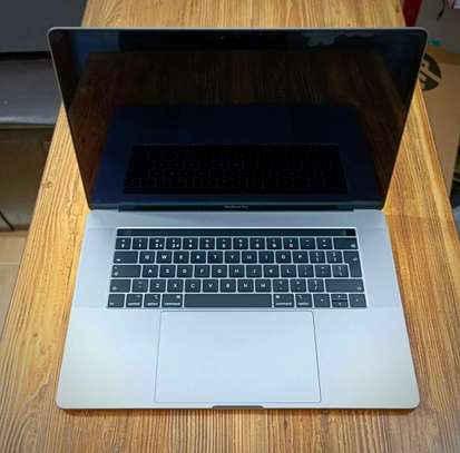 MacBook Pro i7 2019(16 pouces) image 3