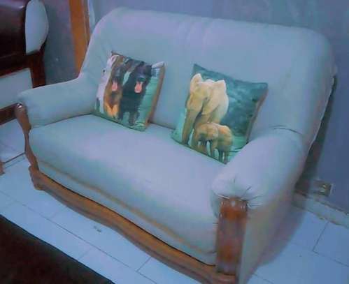 Canape 9 places a bon état image 1