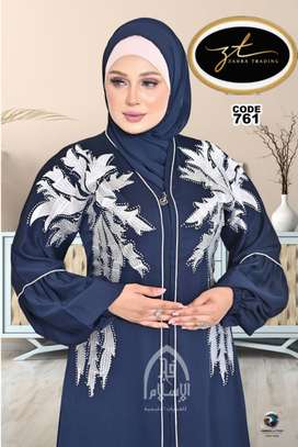 Abaya et robe image 1