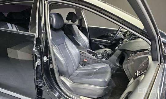 Hyundai elantra 2017 image 8