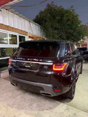 Range Rover sport image 6