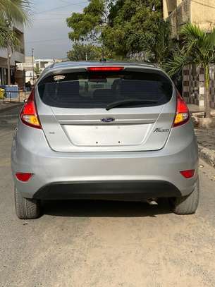 FORD FIESTA SE 2016 image 6