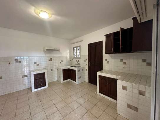 APPARTEMENT A LOUER  F3 MERMOZ PISCINE image 7