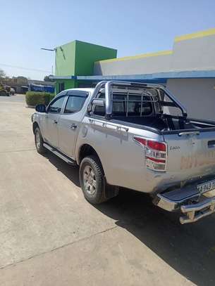 Pickup L200 image 5