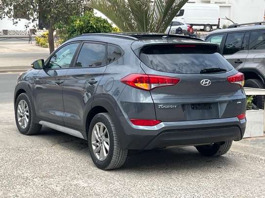 Hyundai Tucson image 8