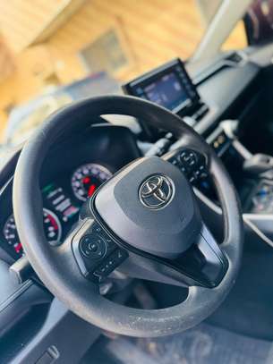 Toyota Rav 4 2021 image 6