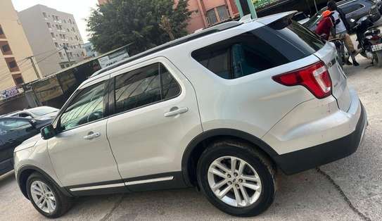 Ford Explorer XLT 2017 image 3