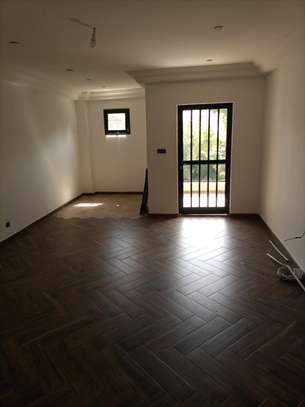 Fann Mermoz bel appartement de type F3 à louer image 3