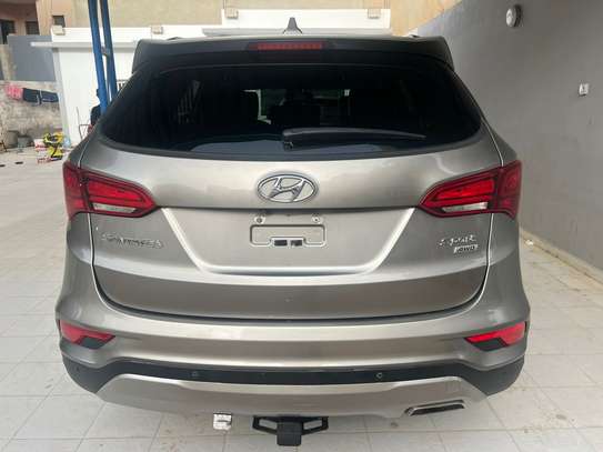 Hyundai Santa Fe Limited 2017 image 6