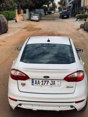 Ford Fiesta 2015 image 2