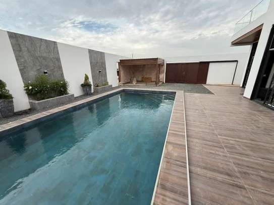 Villa contemporaine haut standing image 4
