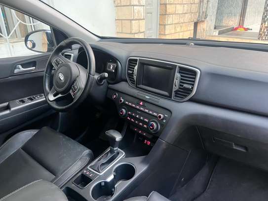 Kia Sportage limited image 9