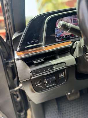 Cadillac Escalade 2021 image 13