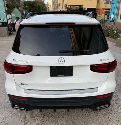 Mercedes GLB 250 2021 image 15
