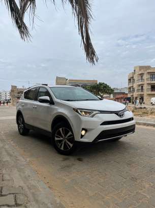TOYOTA RAV4 XLE image 7