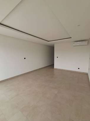 MERMOZ-FANN : LUXUEUX APPARTEMENT A LOUER image 3